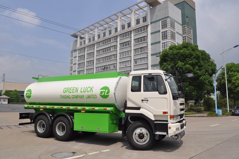22500L Dongfeng Nissan Diesel 6x4 320HP Aluminum Alloy Fuel Oil