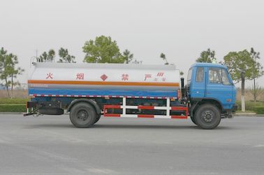 Professional Oil Tank Truck Dongfeng 12600L 4x2 , 150 - 250hp Tanker Logistics