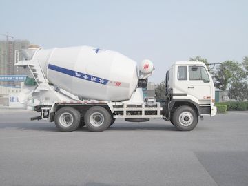 6x4 DF Nissan Diesel 8 - 10cbm Concrete Mixer Trucks Light Weight HZZ5240GJBUD