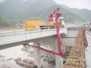 6x4 Bucket Type Bridge Inspection Equipment 16M DongFeng , Folding Platform