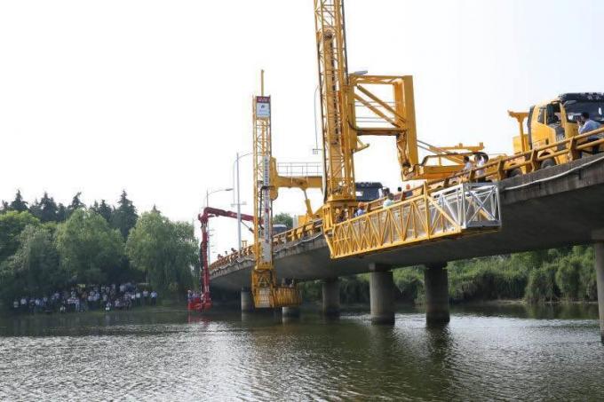 Easy Access Mobile Bridge Inspection Unit , Snooper Truck HZZ5320JQJ22 2